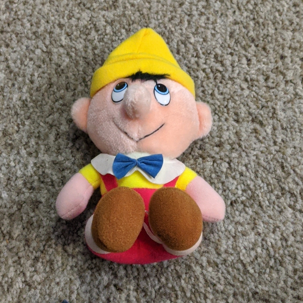 Vintage pinocchio plushie!